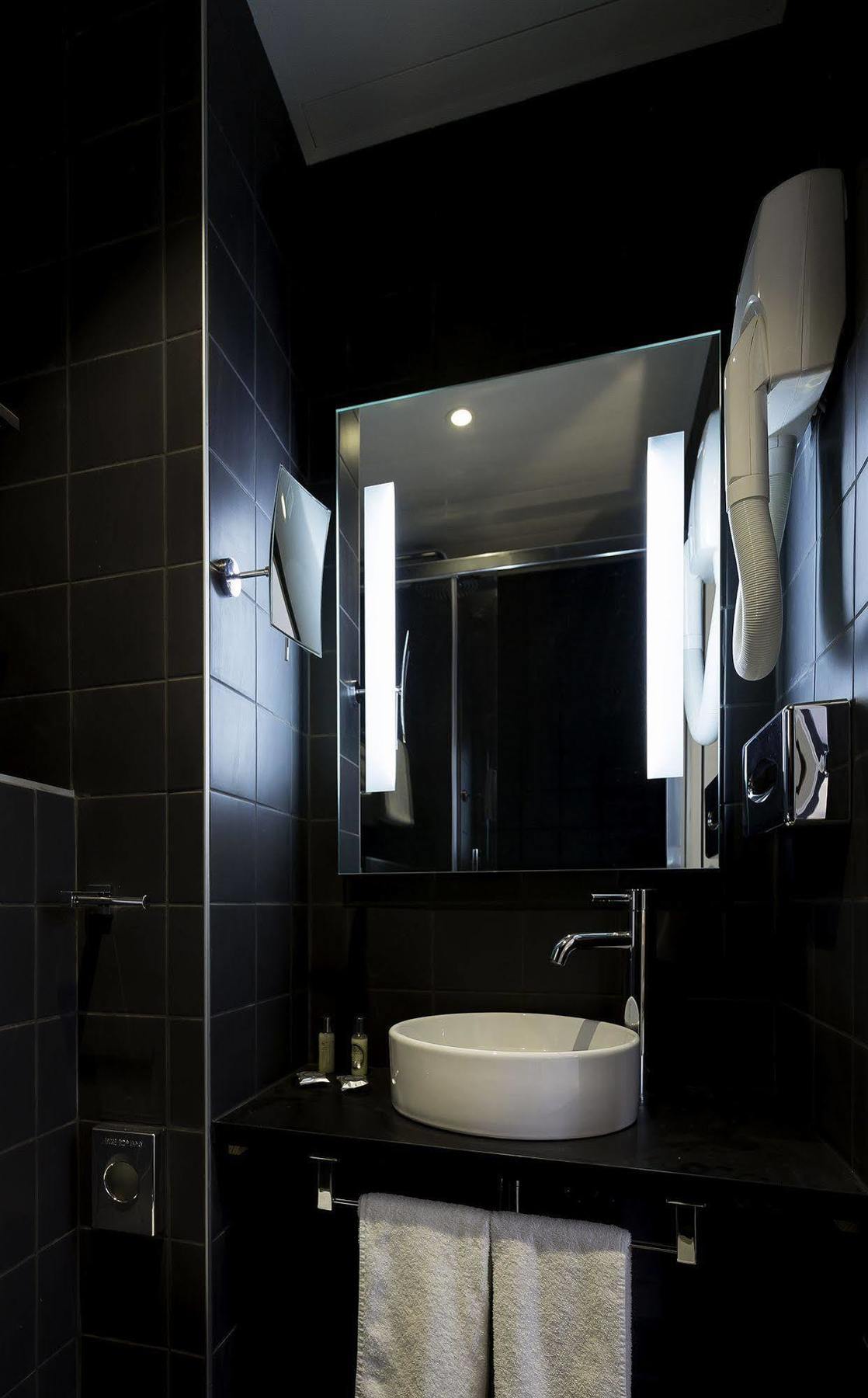 Hotel Mirabeau Eiffel Париж Екстериор снимка